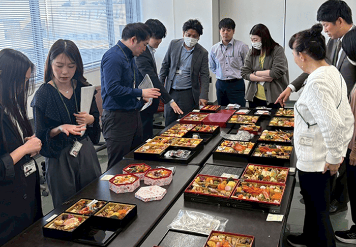 おせちの品評会を開催