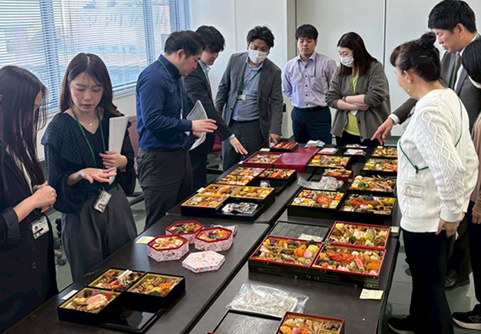 おせちの品評会を開催
