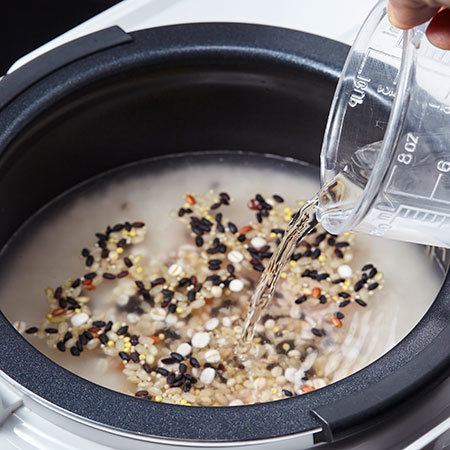 純国内産雑穀　彩優美３袋（９００ｇ）